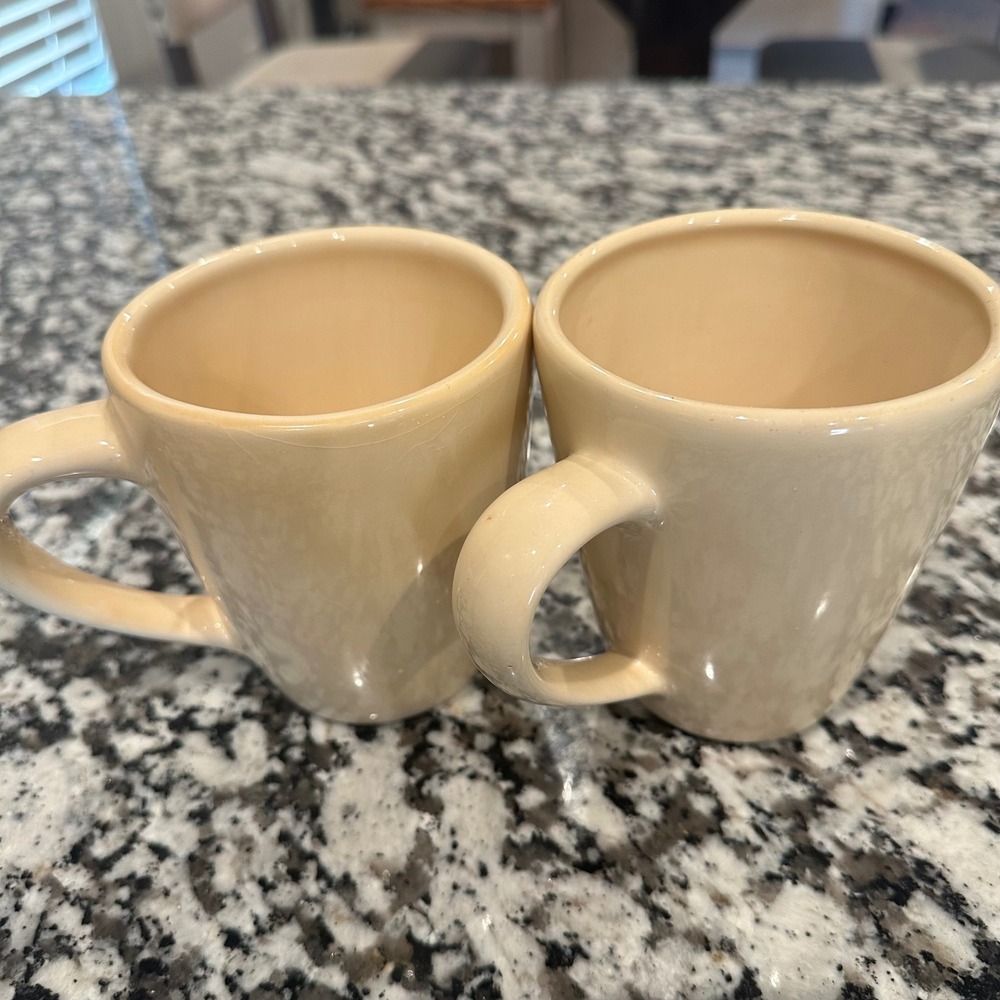 Pottery‎ Barn Sausalito Amber Yellow 4.5" Coffee Mugs 2 USED - RETIRED